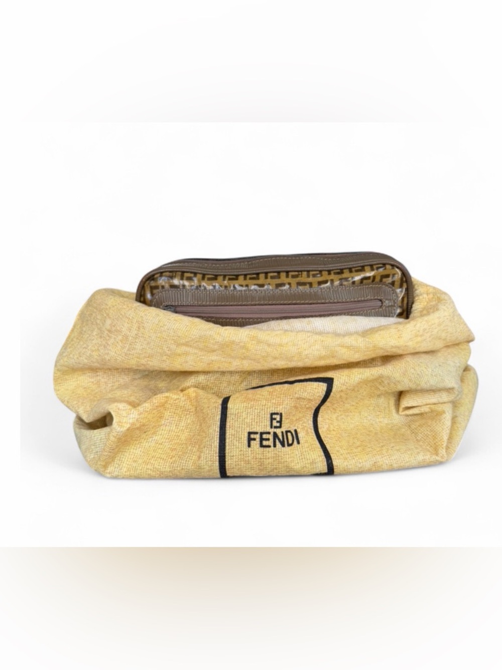 Fendi Zucca monogram crossbody/shoulder bag. Comes with COA and Fendi dust bag. - Picture 3 of 17